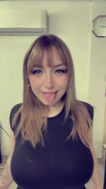 @neekoliinaa