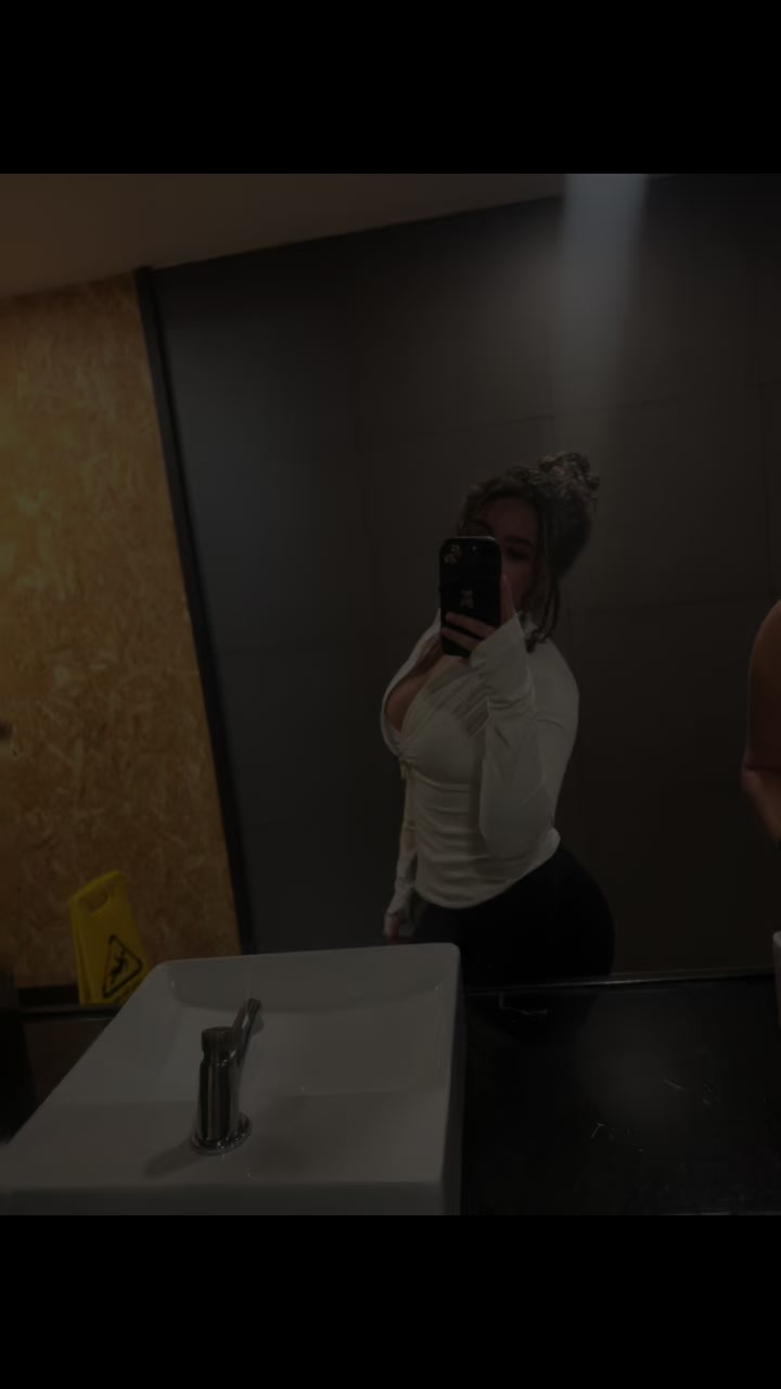 @Scarlethr_22