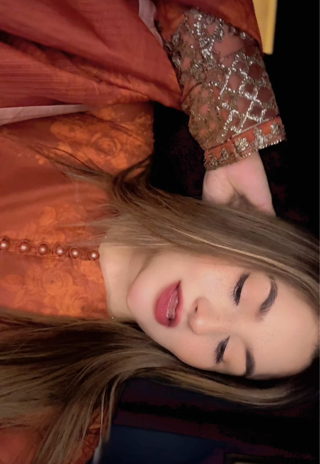 @Emaan🖤