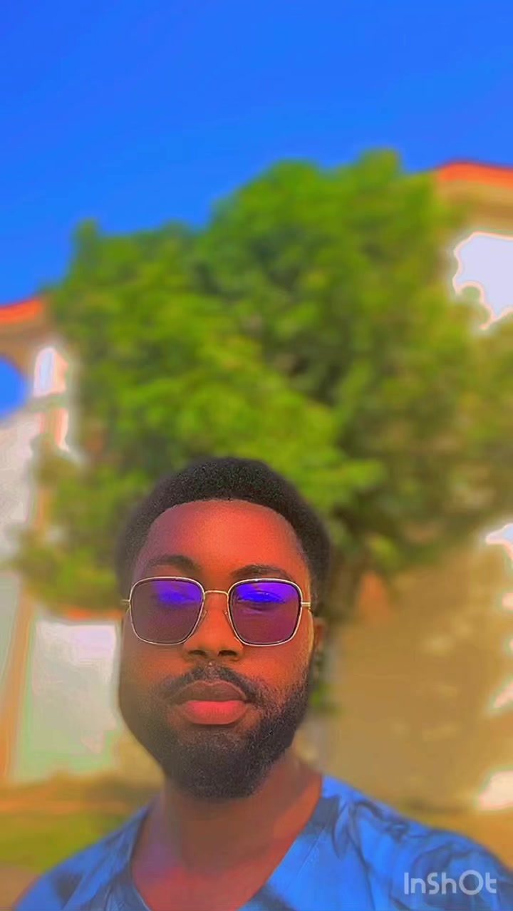 @HUGHES_LARRY 🇬🇭