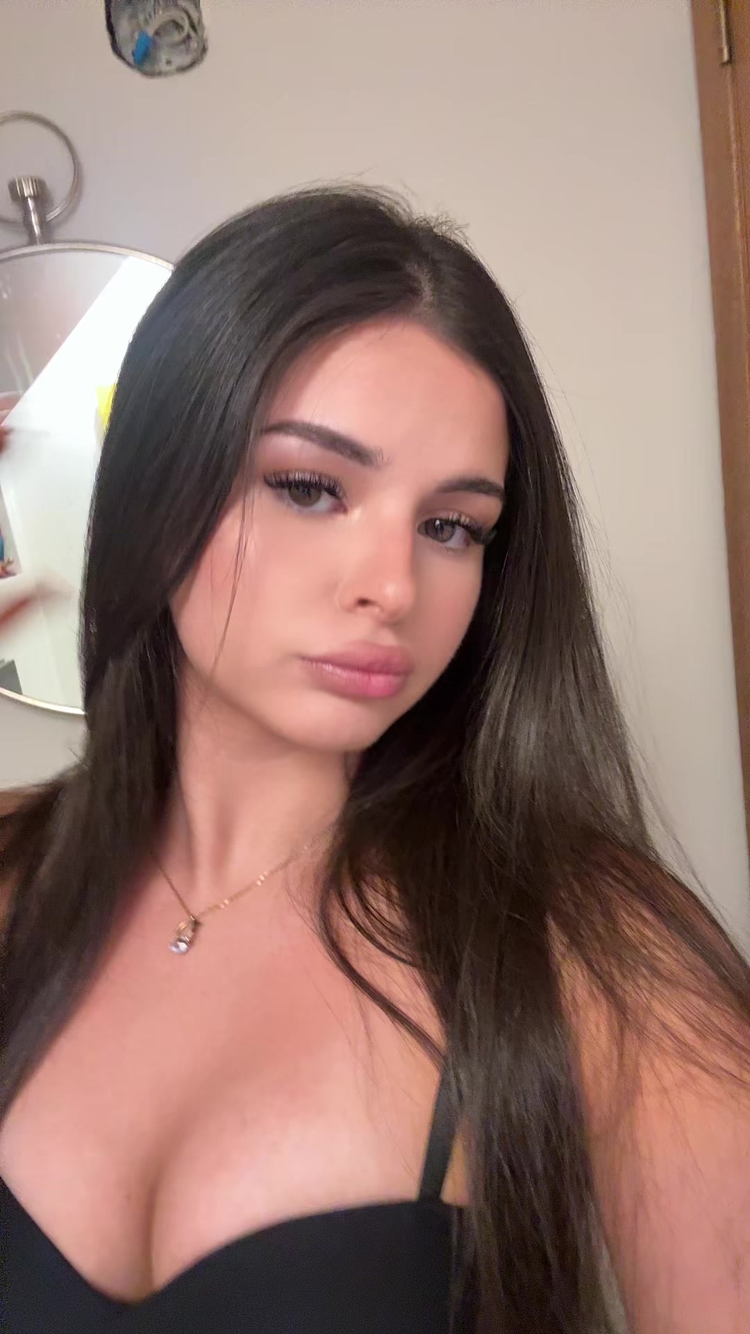 @Ava