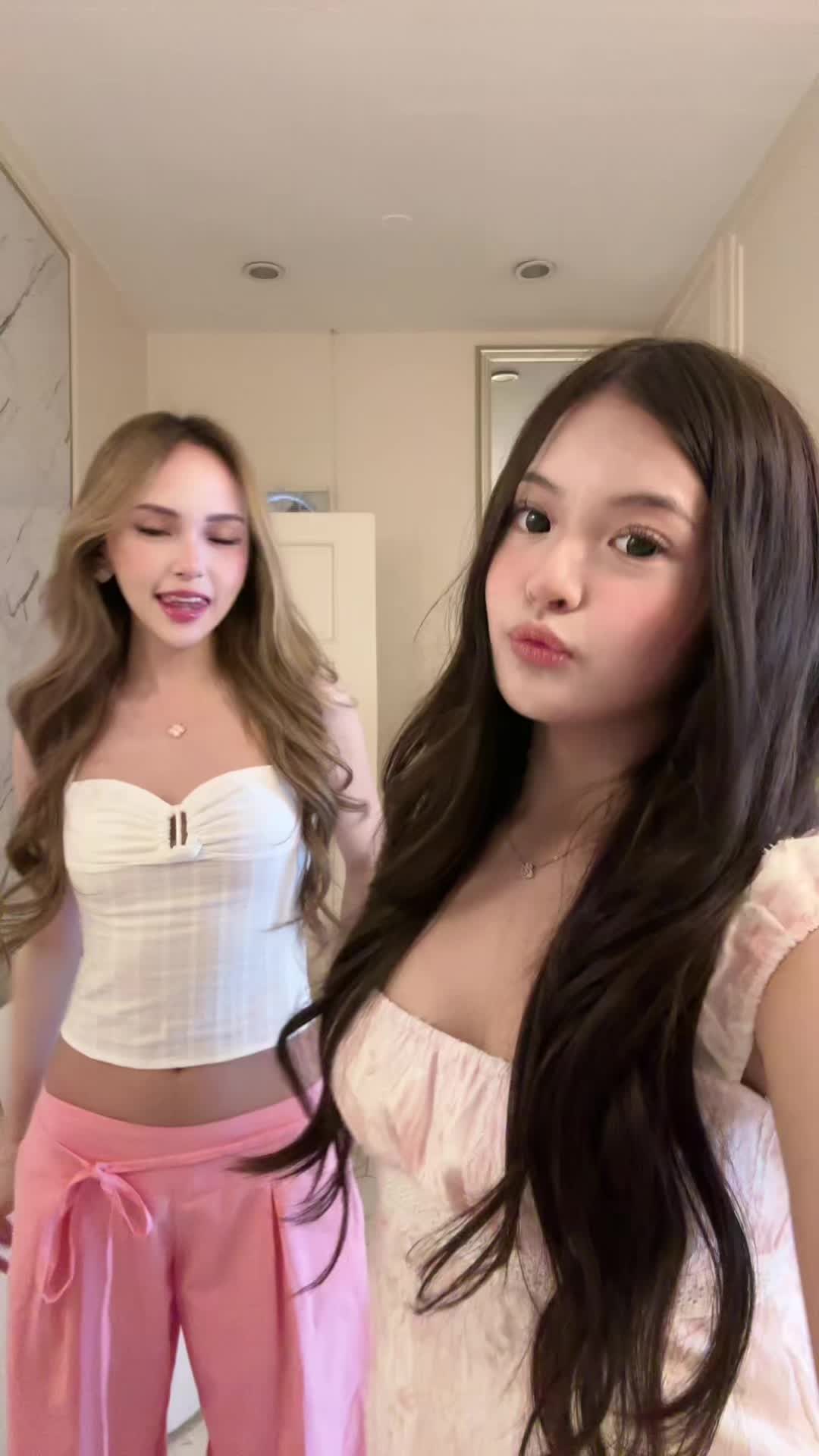 @monicaaadc