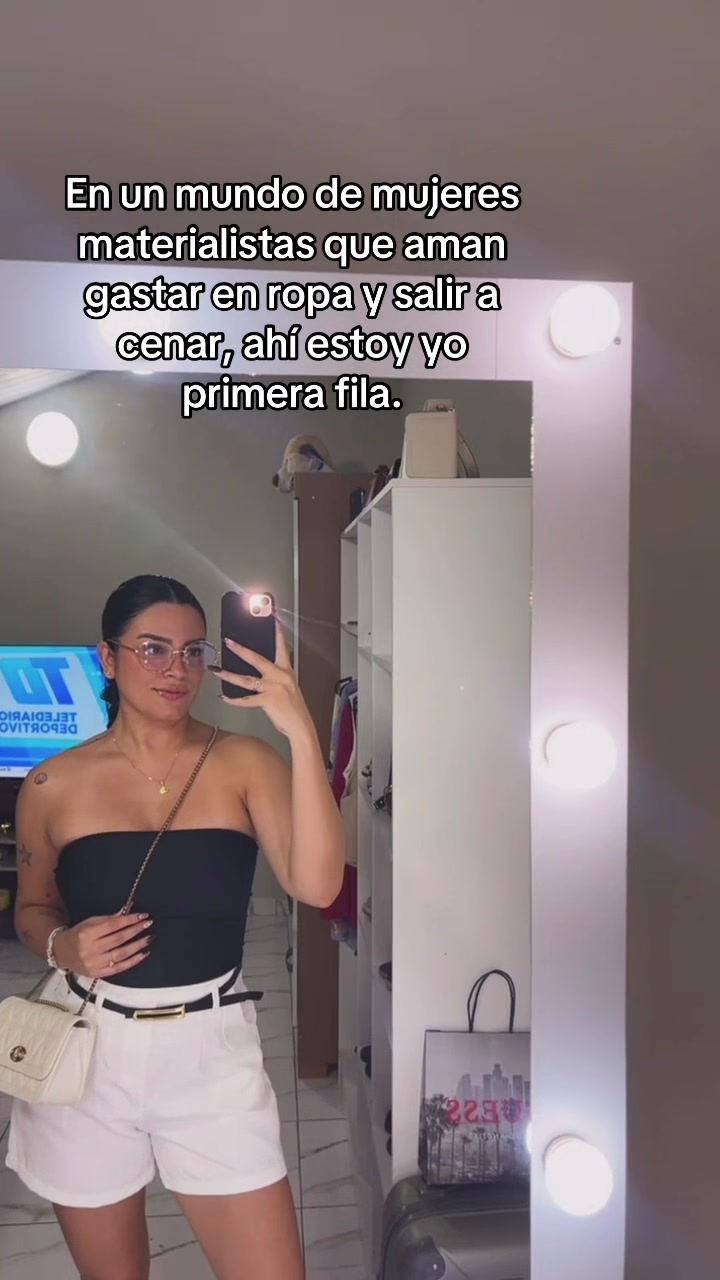 @Claudia Candia