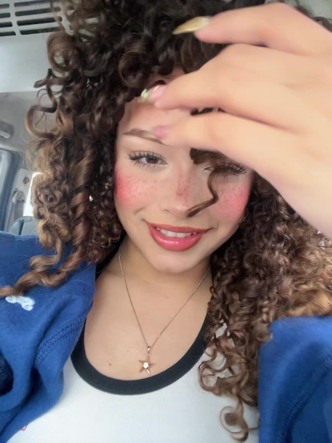 @astridvalentinaa0