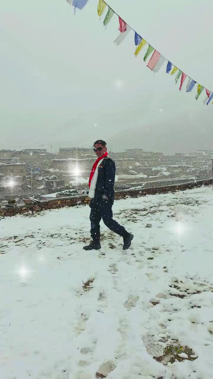 @बादल माथिको घाम