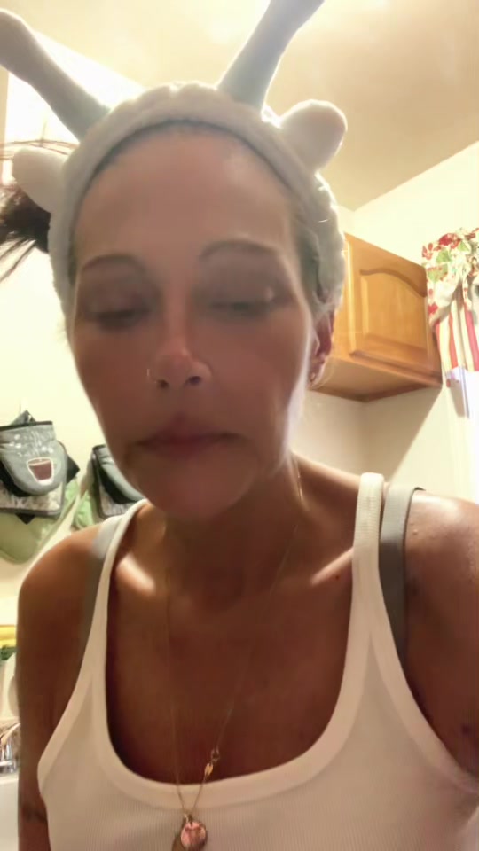 @Clickclackchiclets