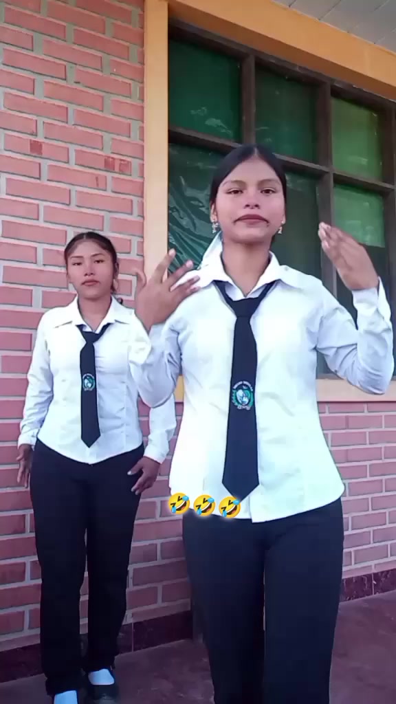 @shinahoteñita🍒🇧🇴