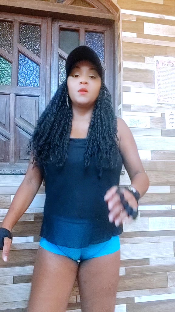 @Lucy a guria do short sexy