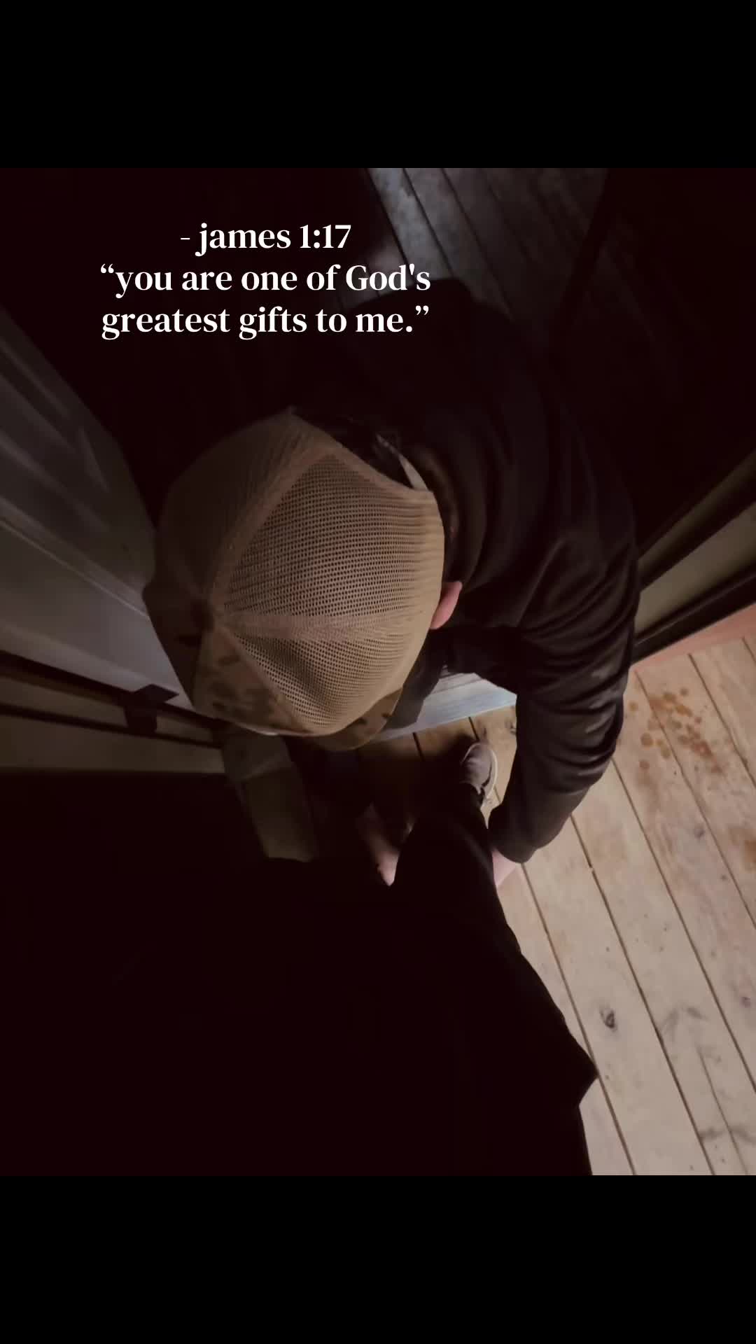 @️