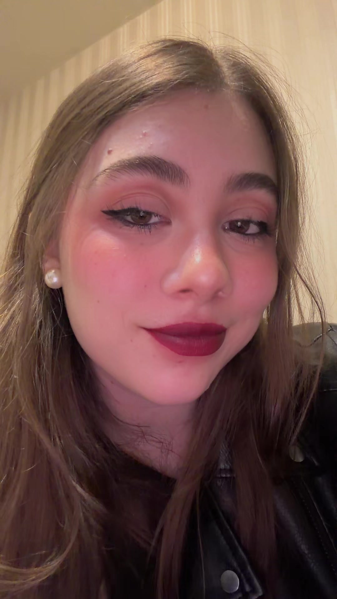@Haylla Ina&ecirc;
