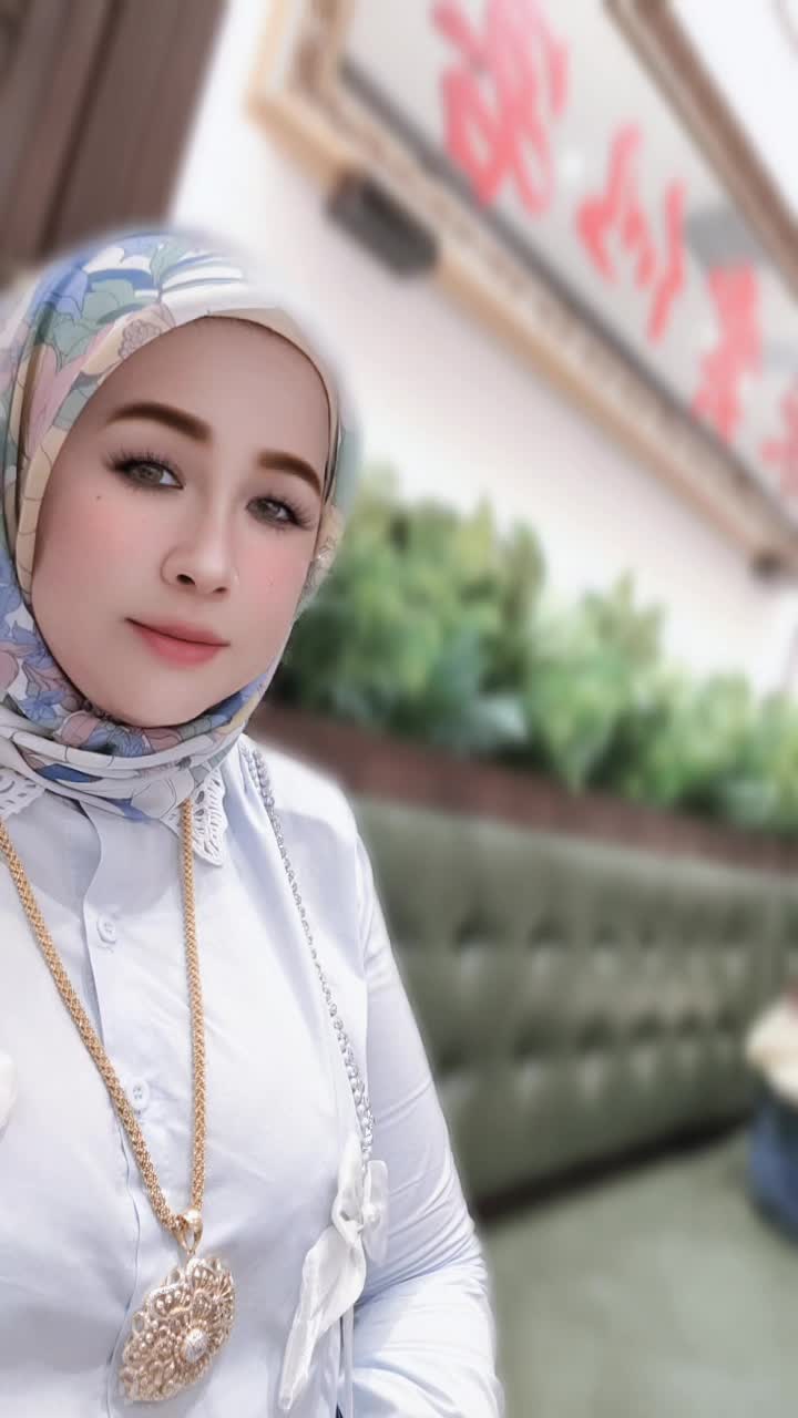 @Cik Puan Seri Aura
