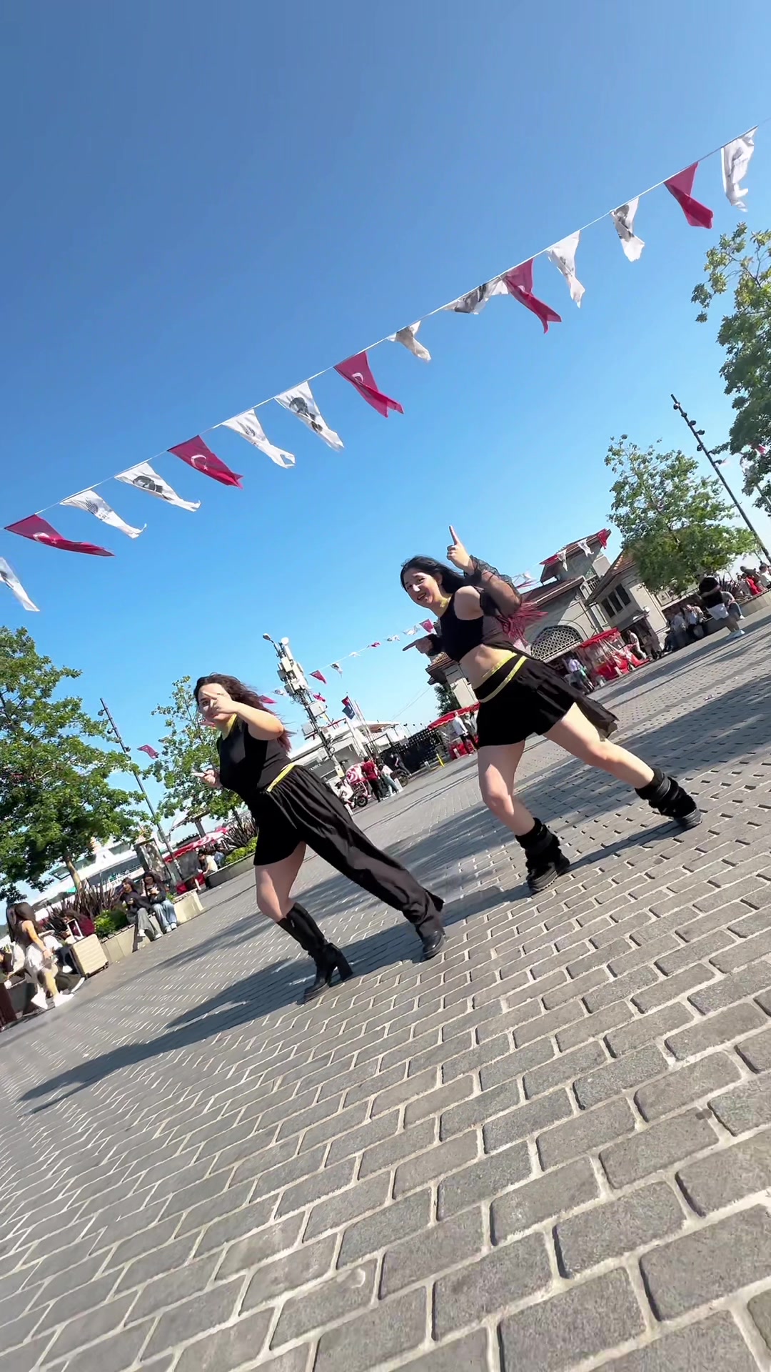 @WE STAGE THE WORLD