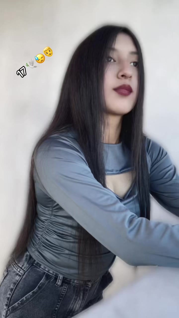 @Sîľ~vîä🦋