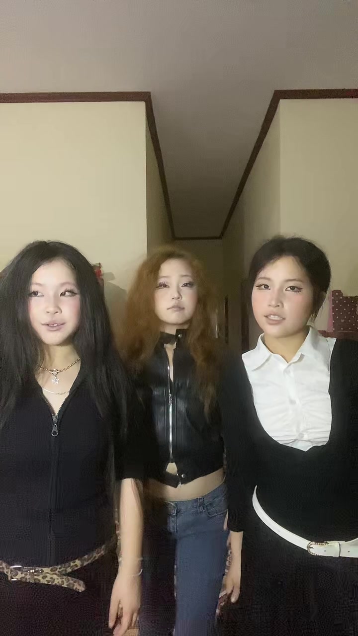 @Zigniab Thoj(ໝອກ)