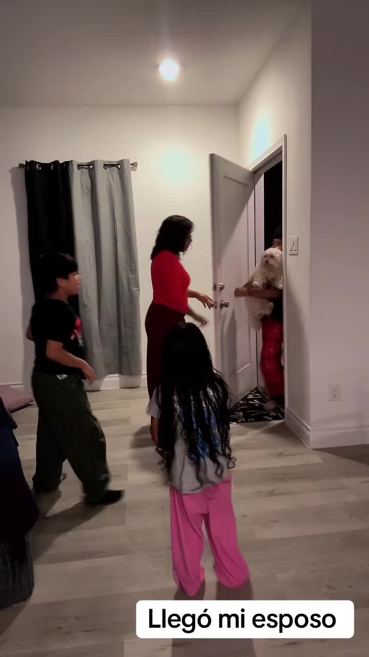 @lalalopez