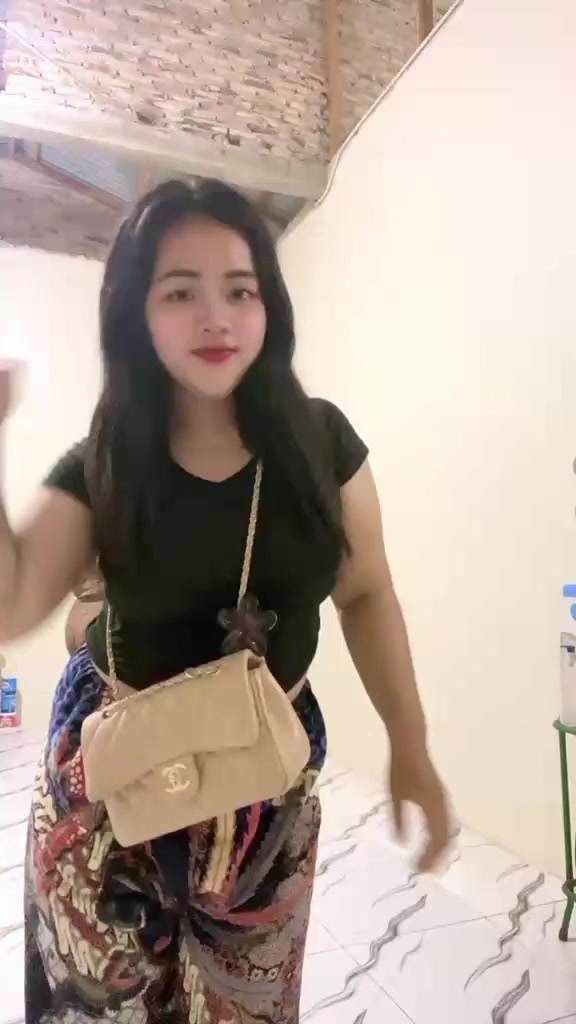 @Chichi