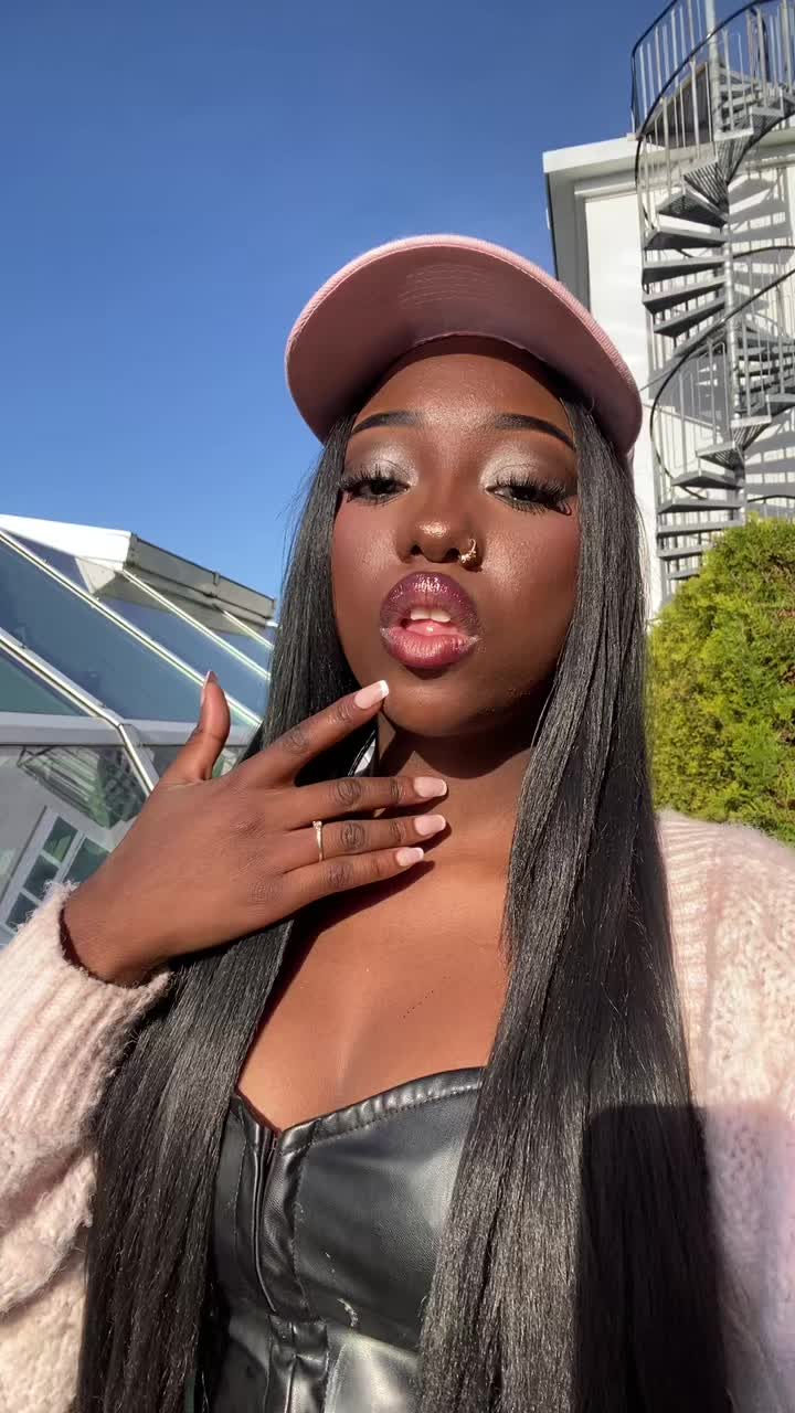 @q🍫