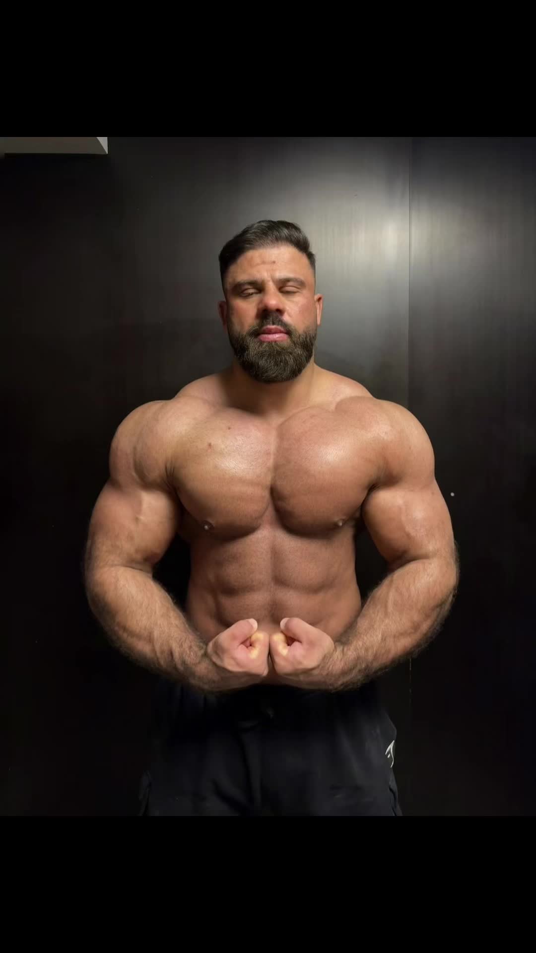 @Reza_silverback