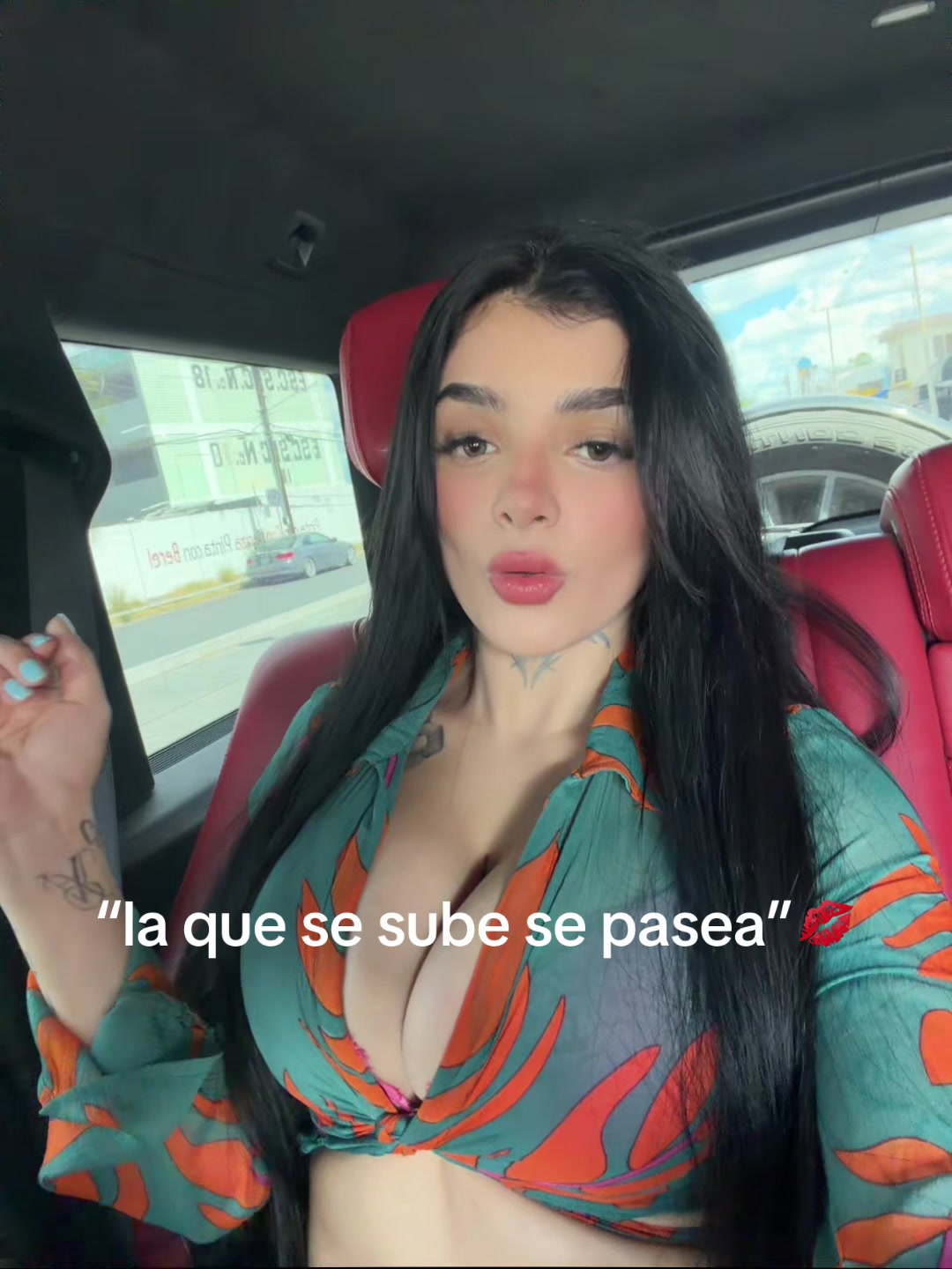 @Karelyruizoficial01
