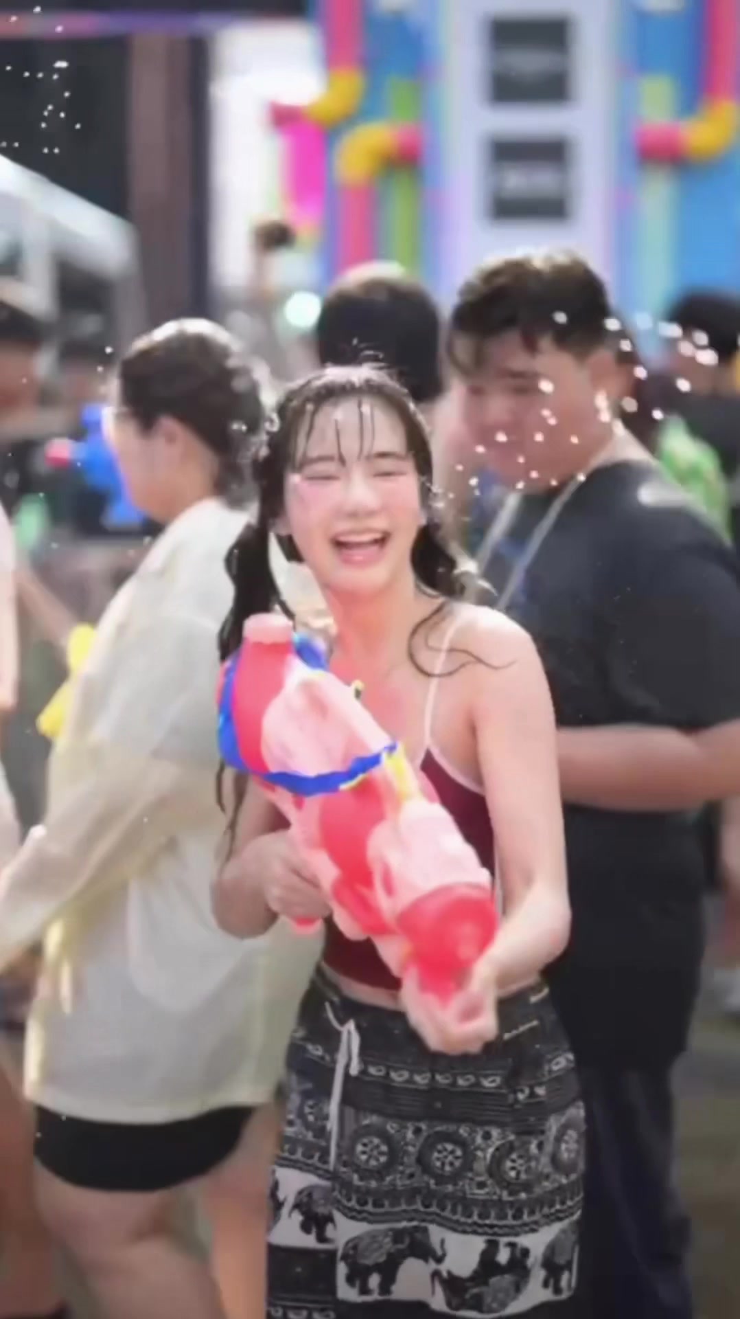 @อีฟ ของแทร่