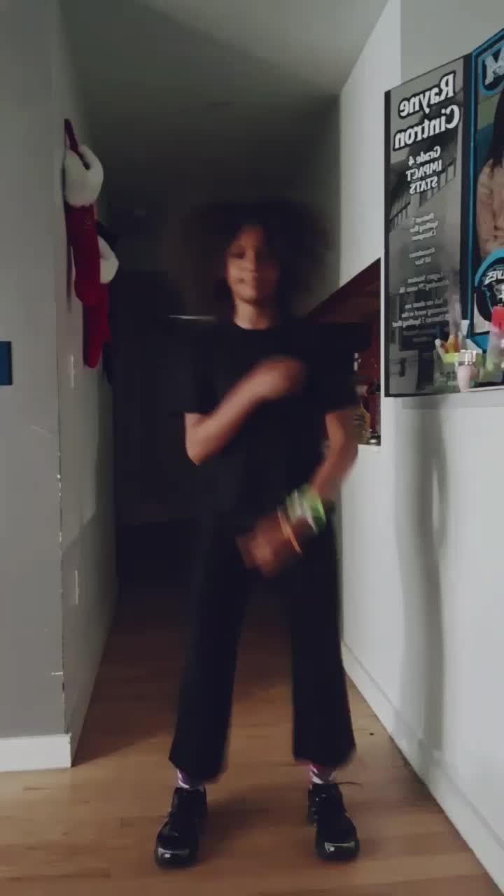 @THEEONLYRAYNEE