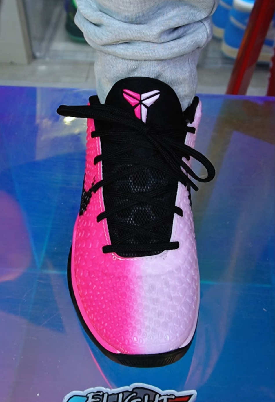 @Lacedsneaker