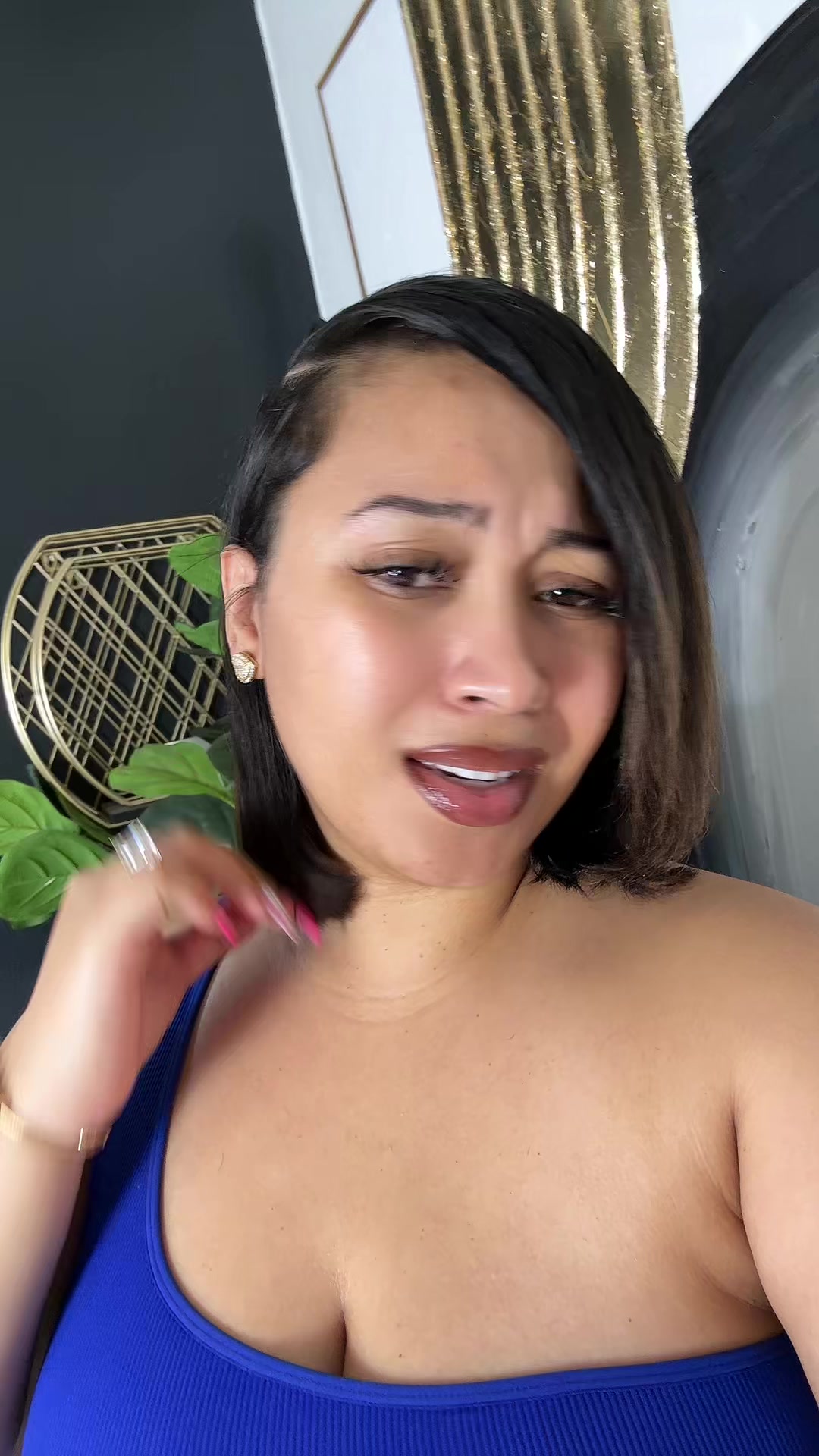 @YourAuntieMoe