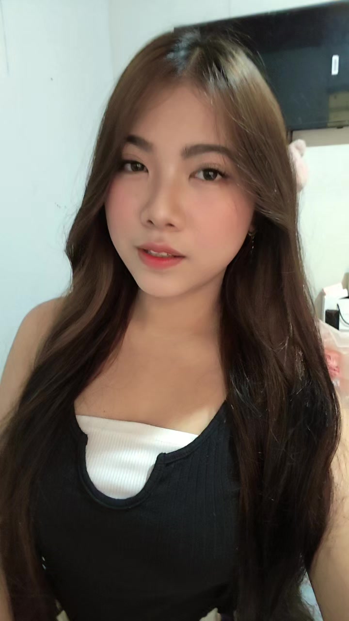 @urgirl_crxtn