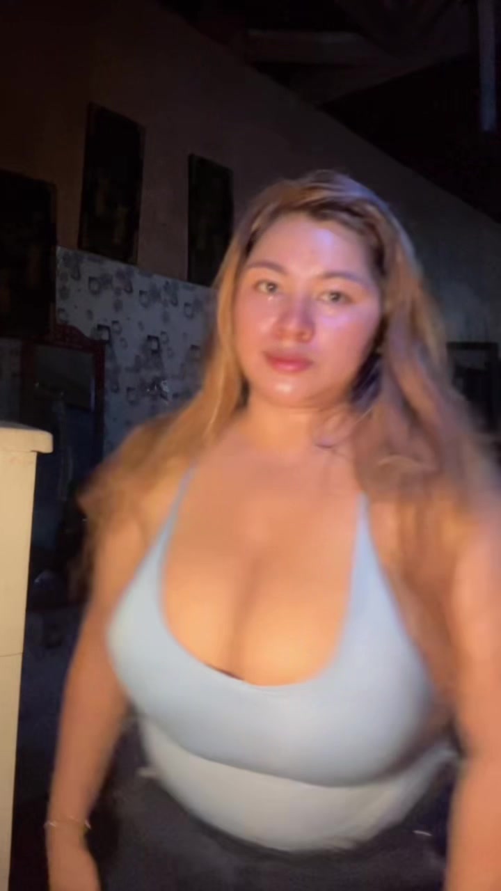 @cleavage mom