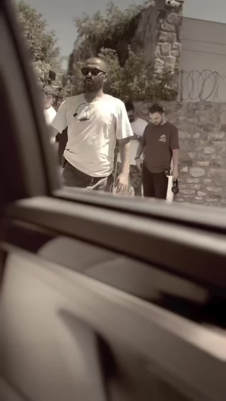 @M M