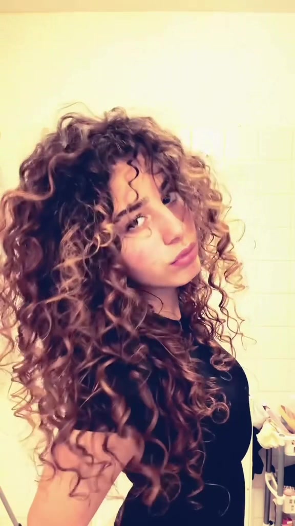 @noùr