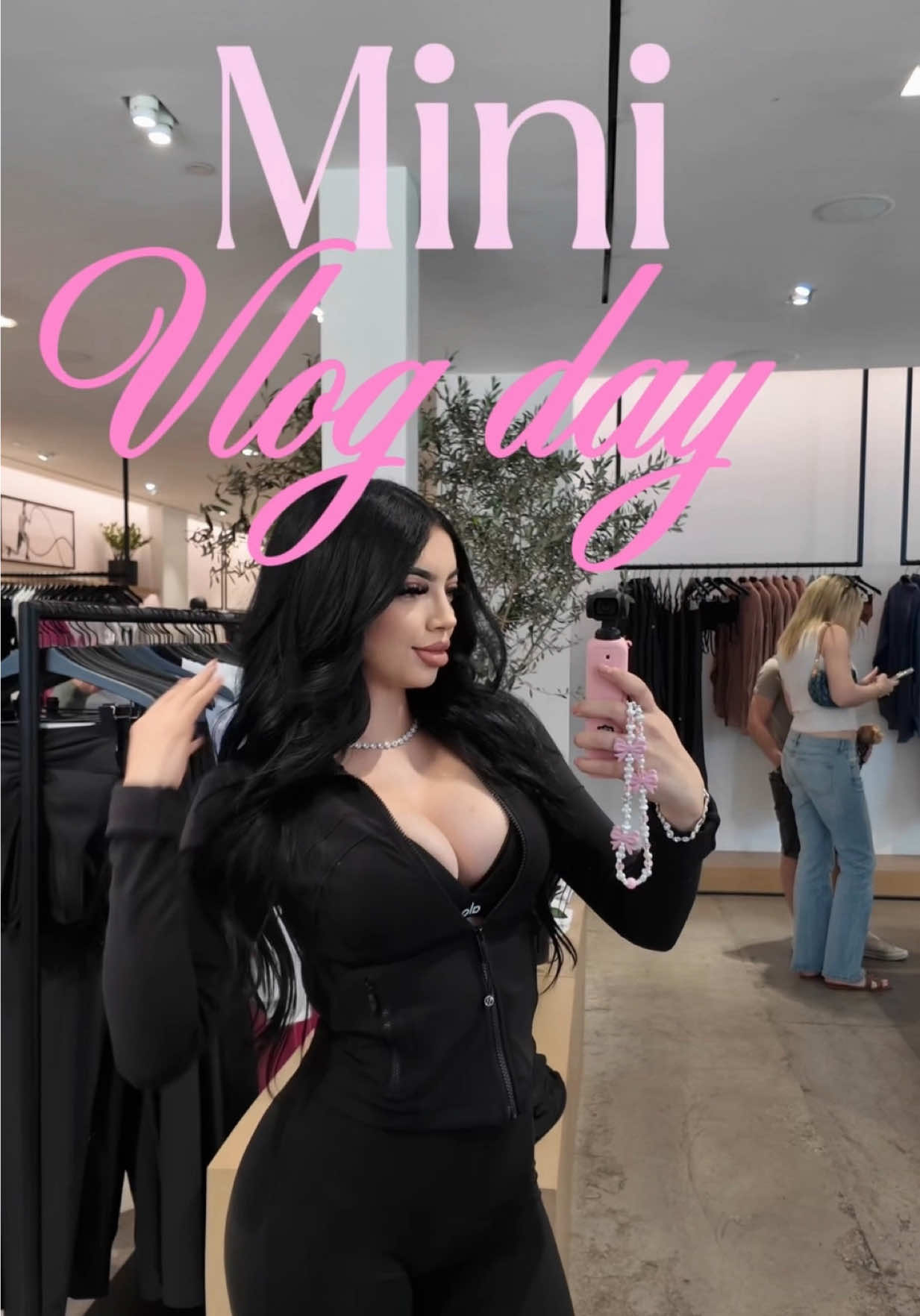 @𝐁 𝐑 𝐈 𝐓 𝐓 𝐀 𝐍 𝐘 ✰