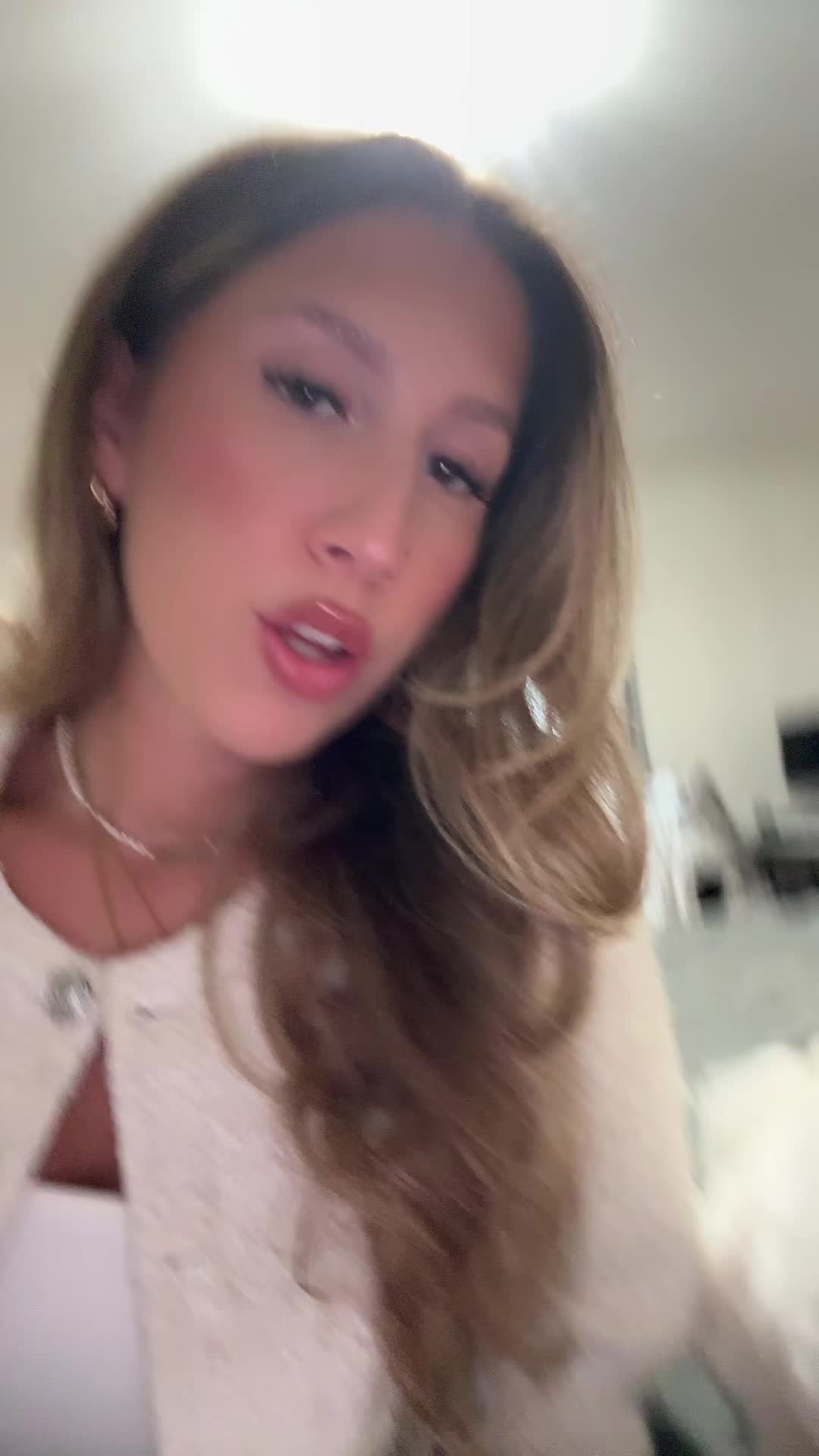 @izabella