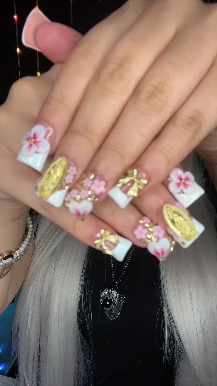 @🎰𝓂𝑒𝓁𝒶𝓃𝒾𝑒🖤✨