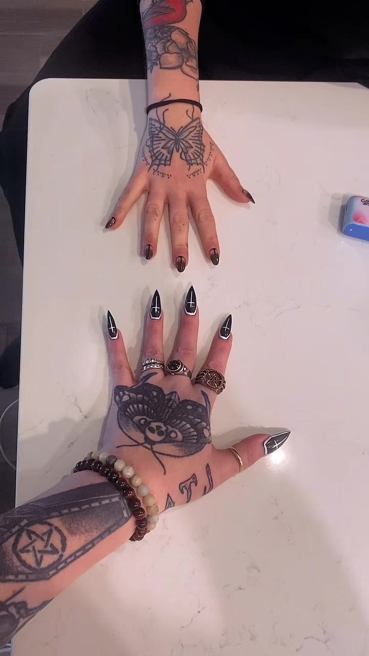 @Olivia⁷⟭⟬