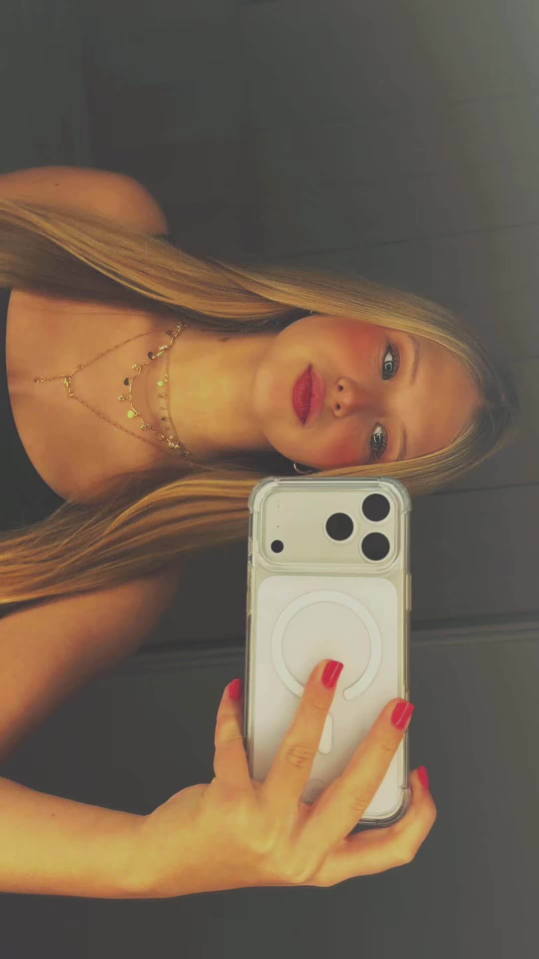 @😉