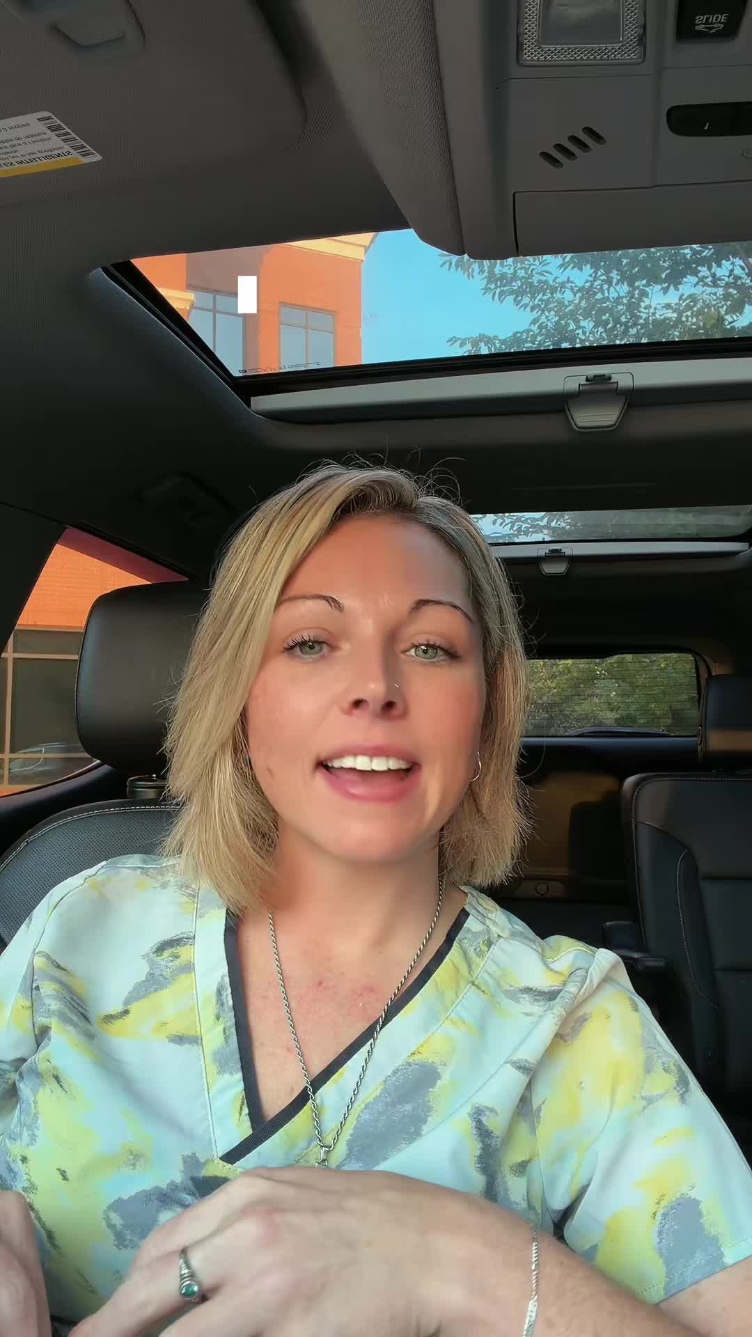 @momica_mama