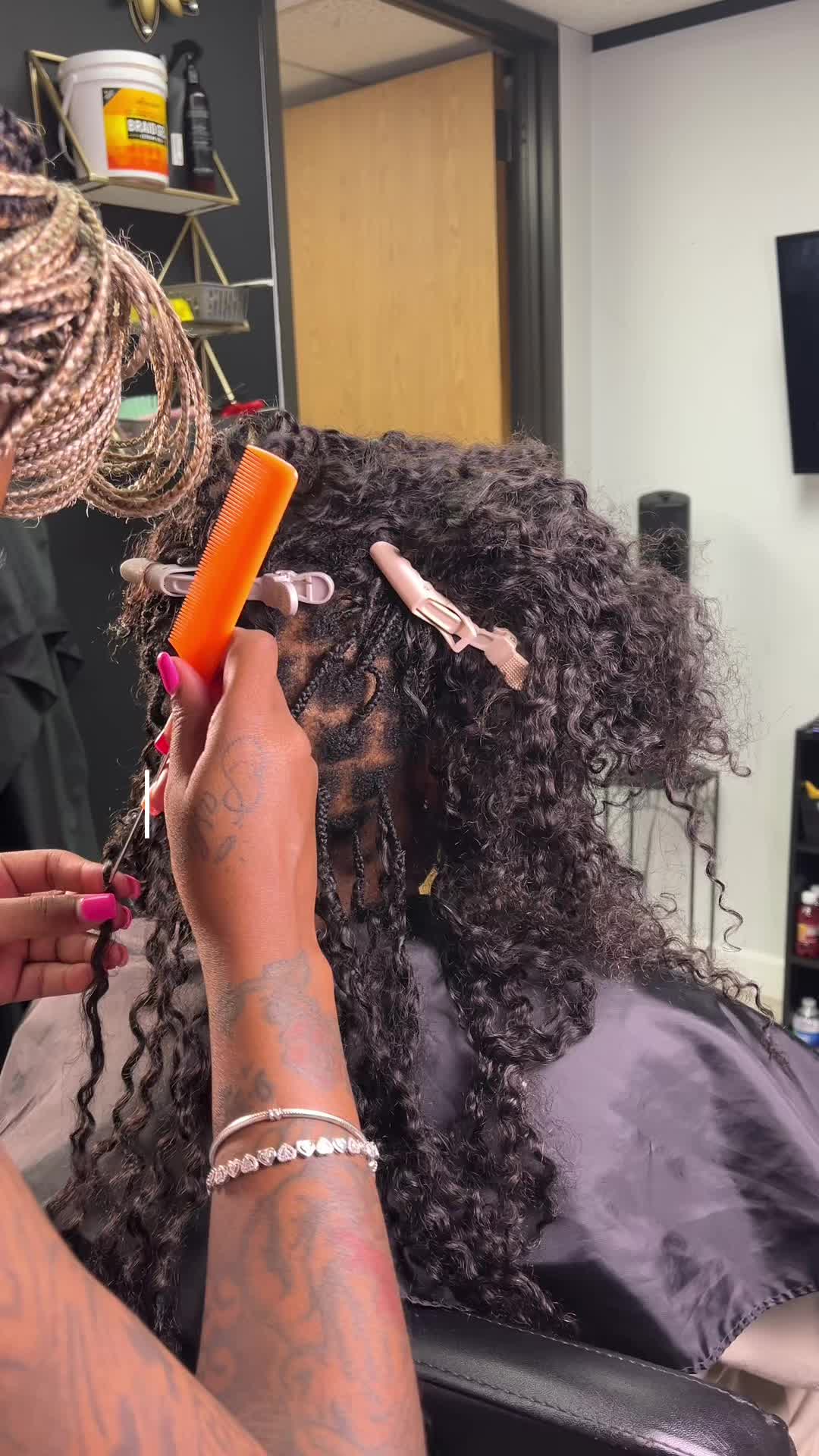 @Houston’s Braider/Lash Tech