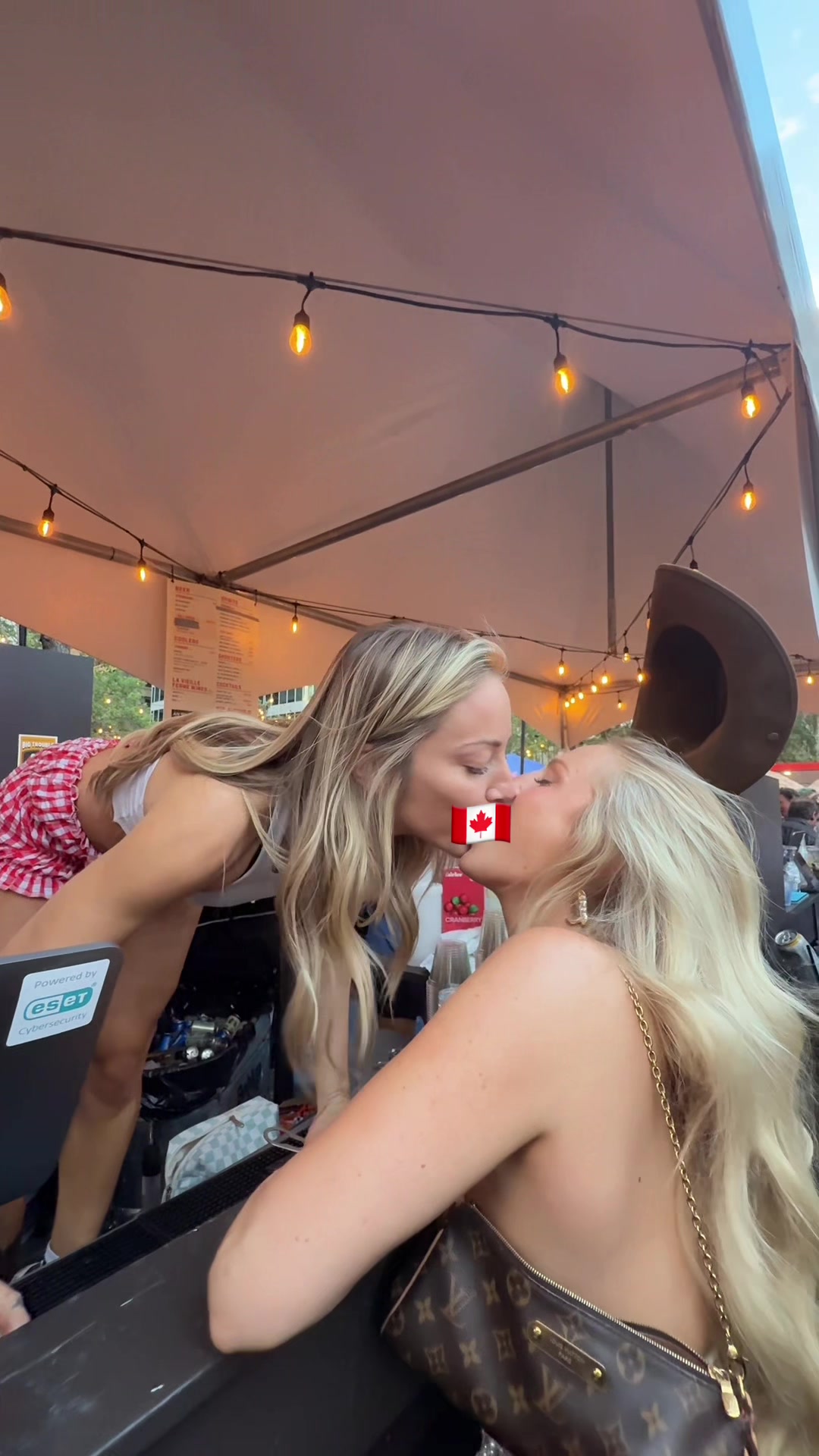@dumbblondediary