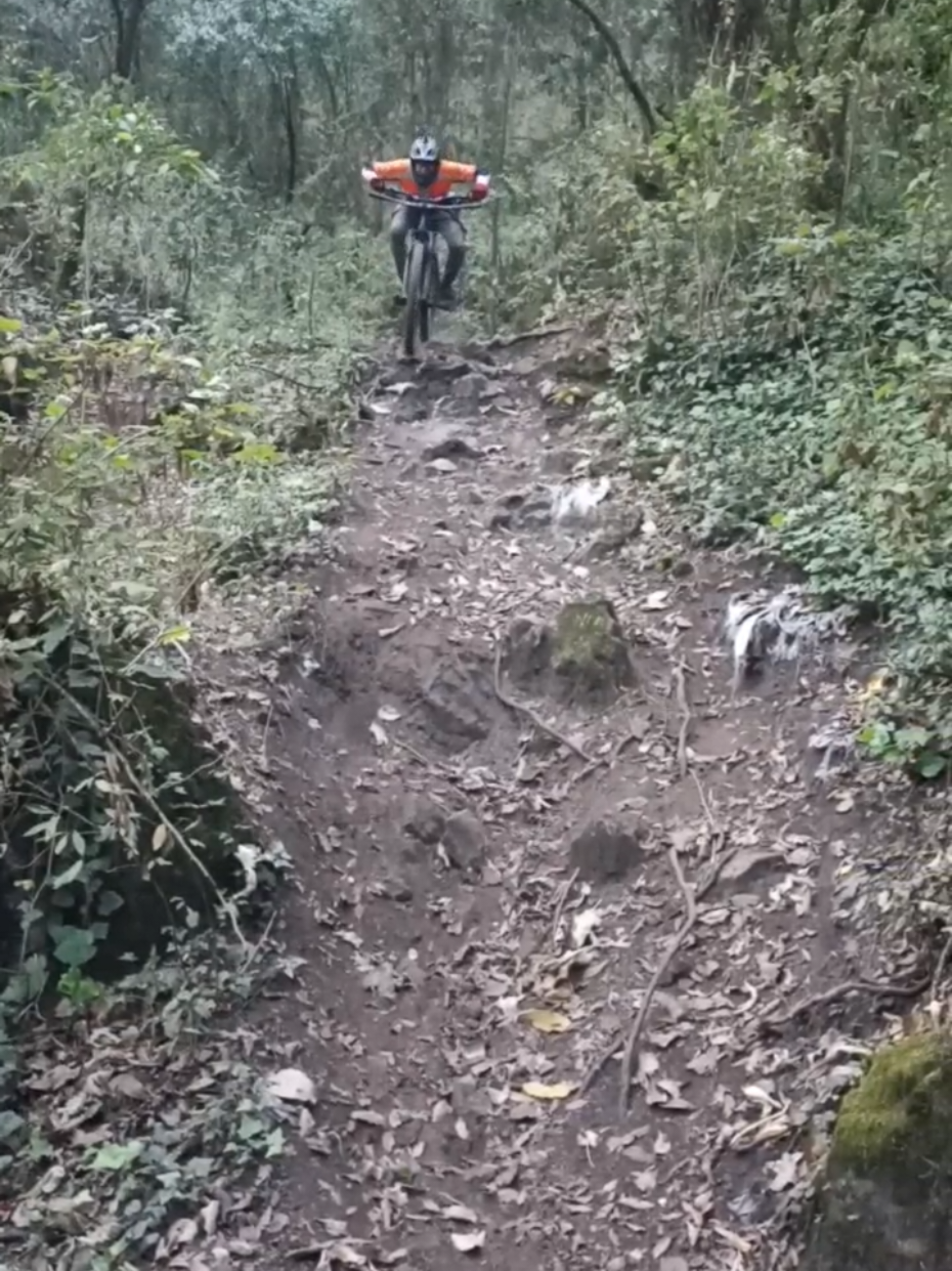 @César Ayala Mountainbiker