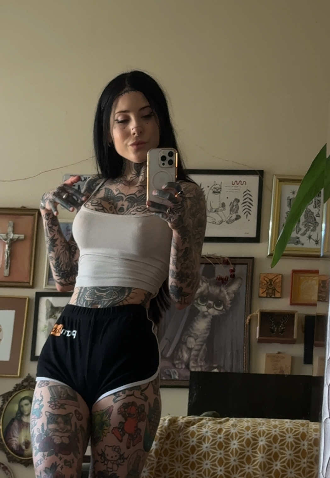 @𝖆𝖜𝖑𝖎𝖛𝖛