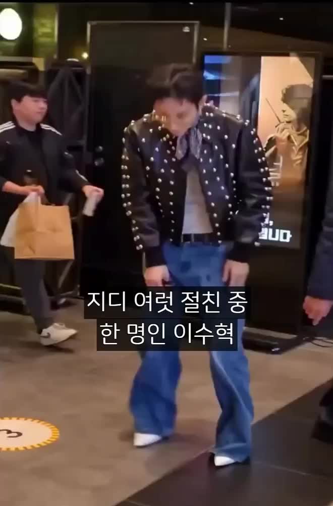 @오늘의연예뉴스