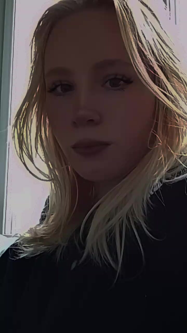 @Анютки🌛