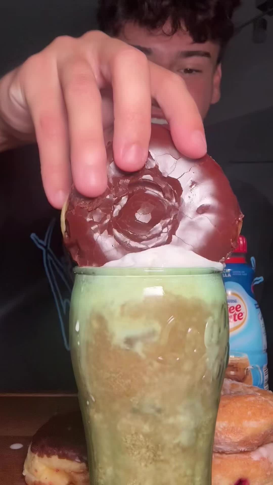 @dylaneatss_