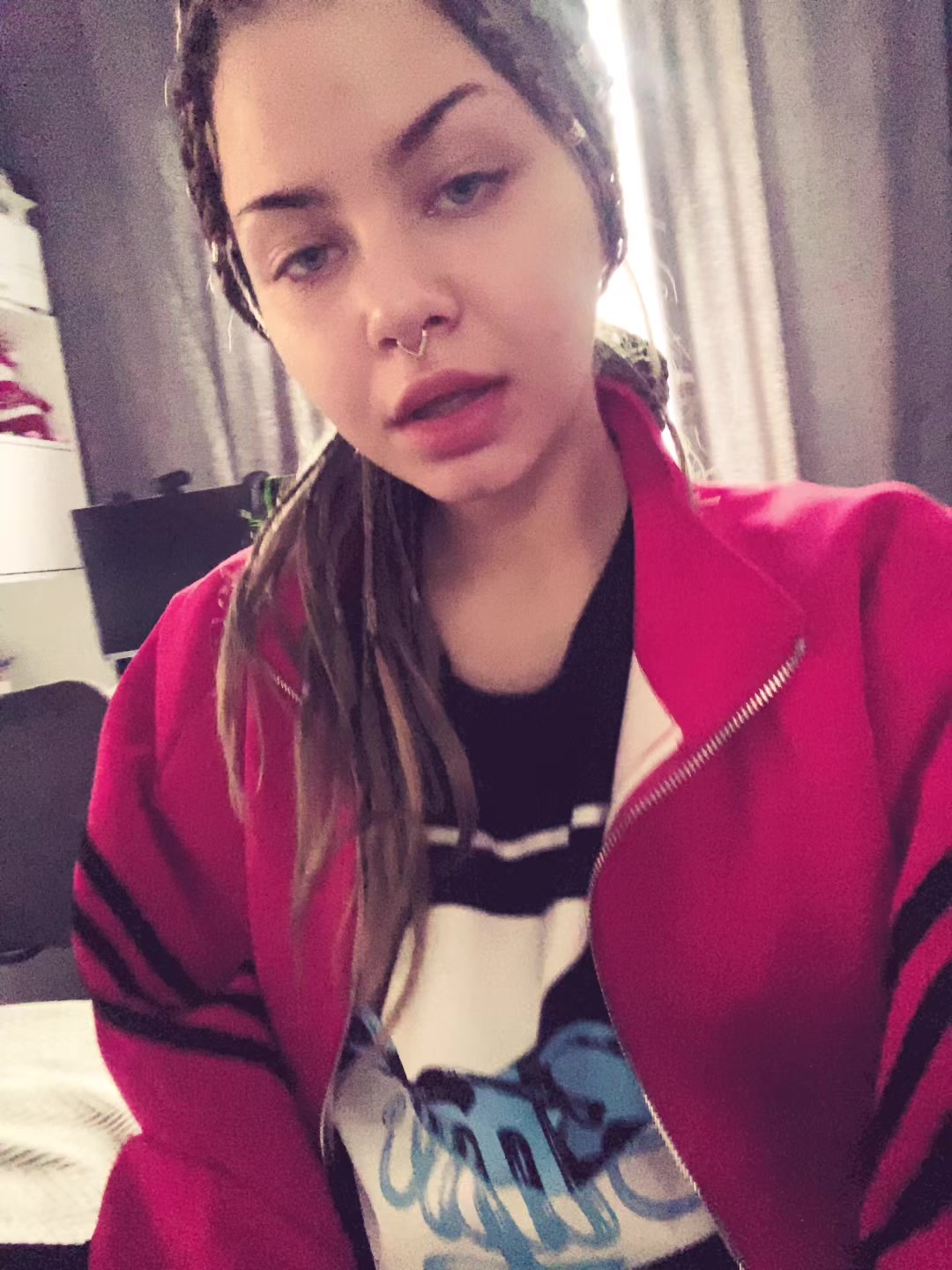 @_.viviixy