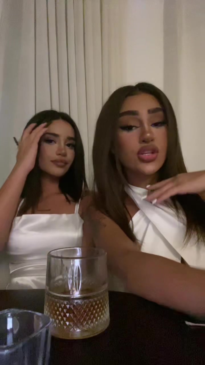 @hellenaslh