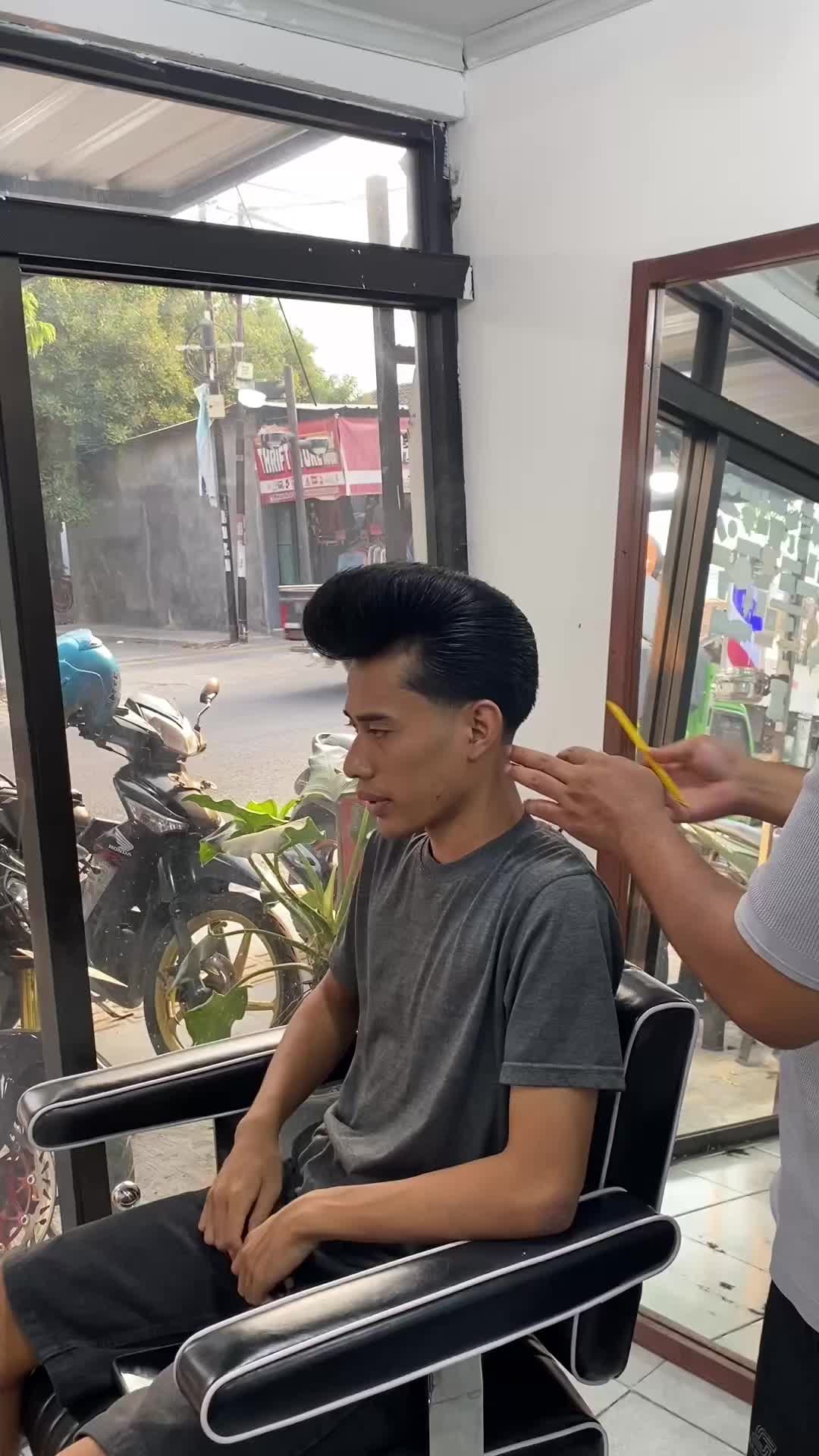 @chandra the barber