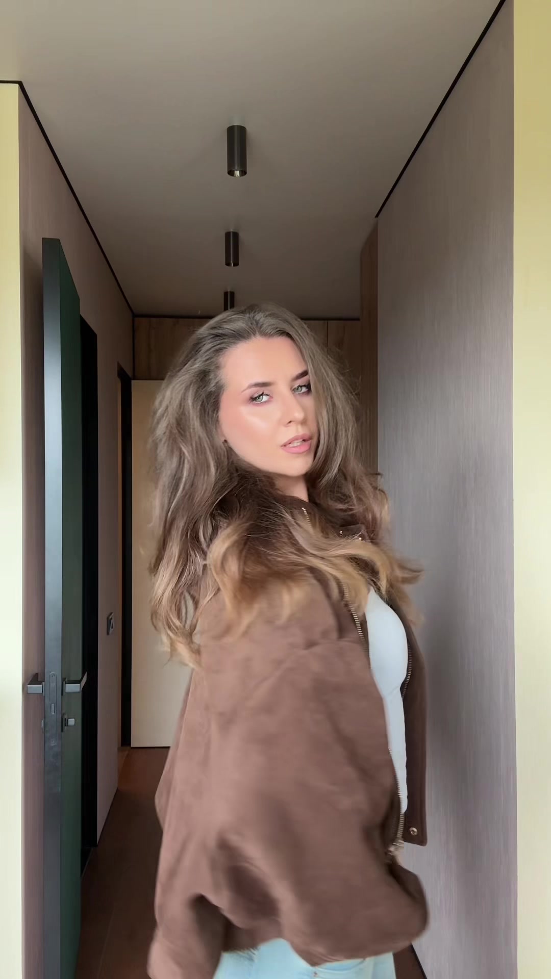 @XELAKSIRI