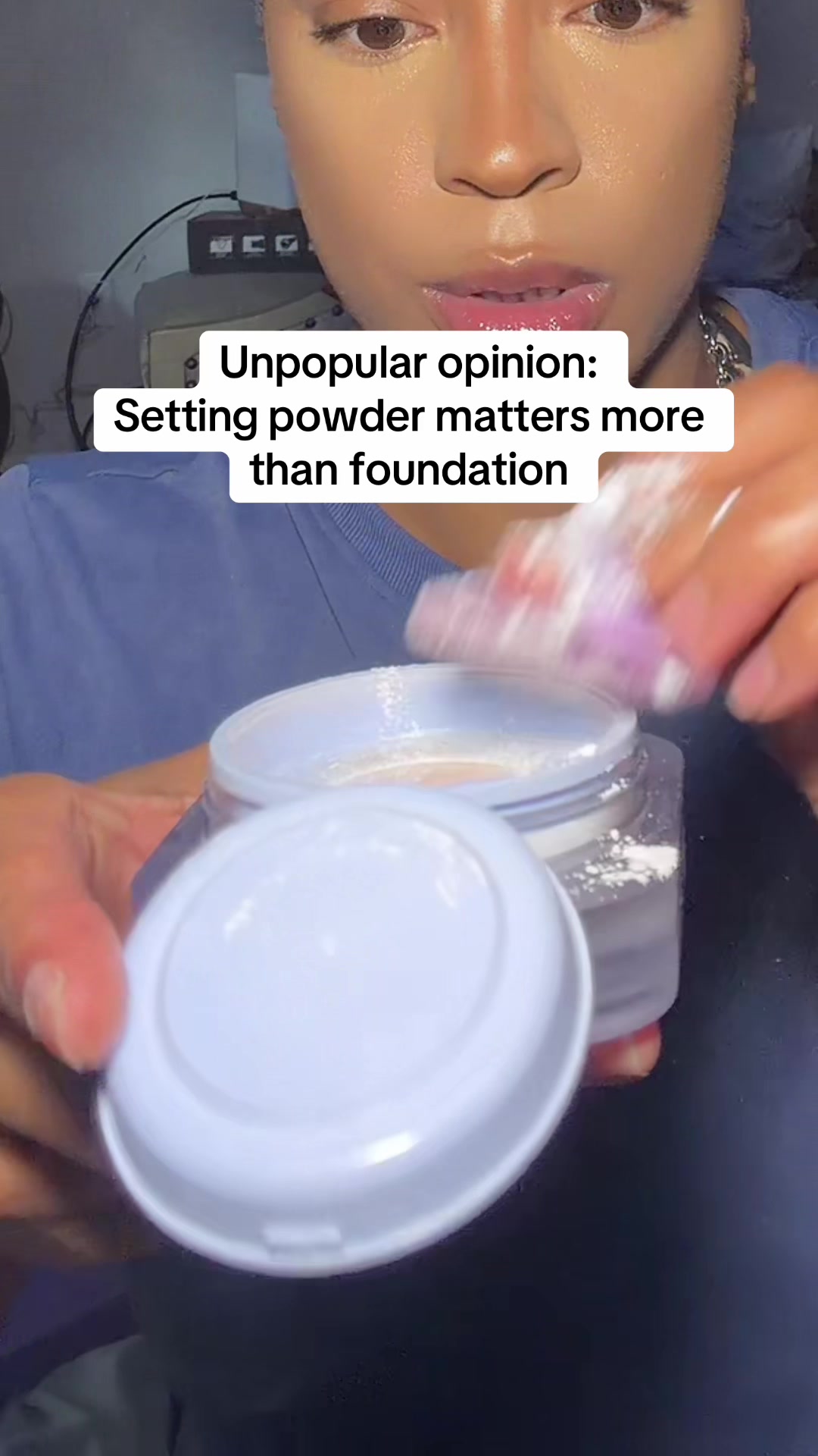 @AshMona