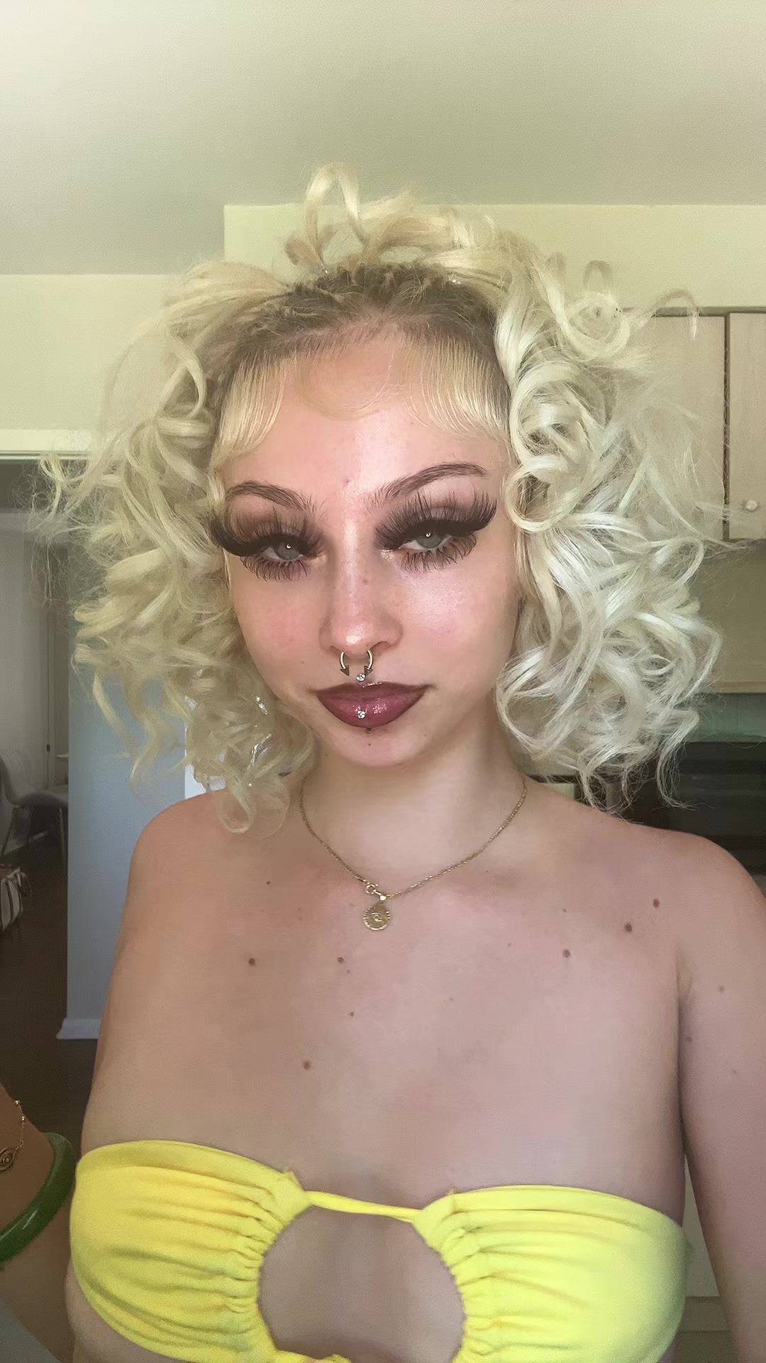 @2pretty4ademon